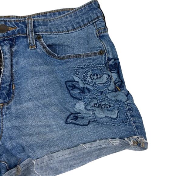 Universal Thread Floral Embroidered Denim Shorts - Picture 3 of 7